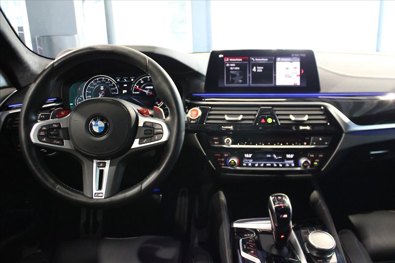 BMW M5 Competition 460kw CZ/adLED/B&W - fotka 15 z 32