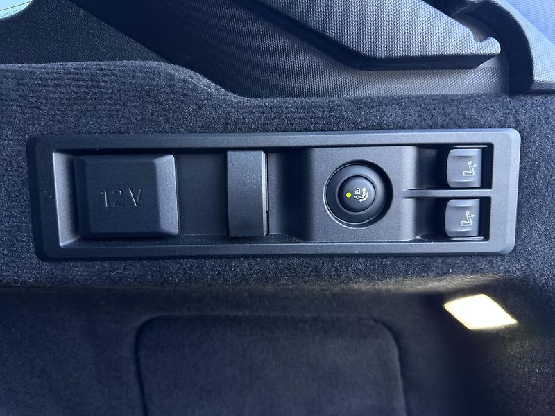 BMW Řada 3 320d xDrive M-Sport Touring - fotka 30 z 31