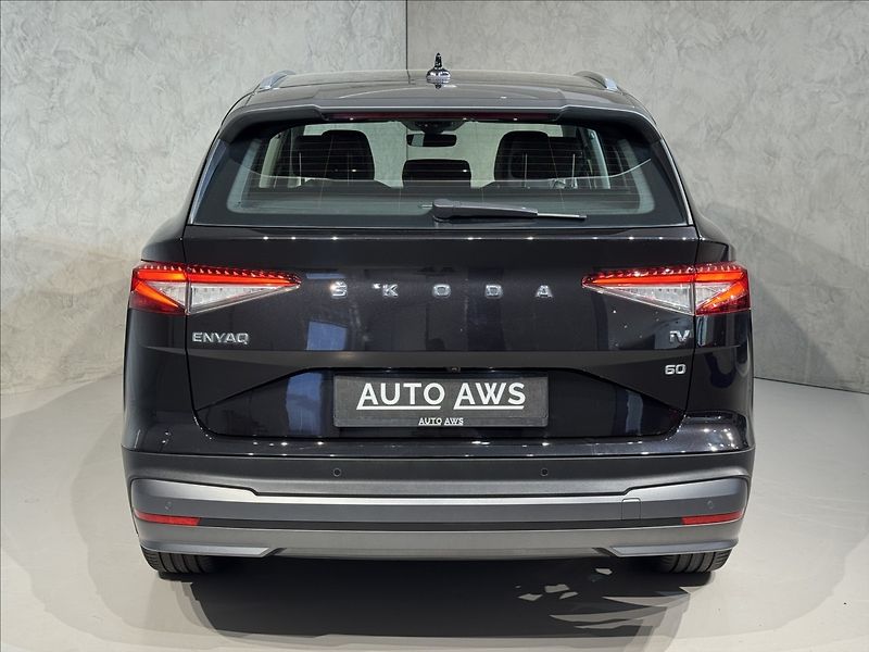 Škoda Enyaq 60 LED Matrix Kamera PDC - fotka 9 z 44