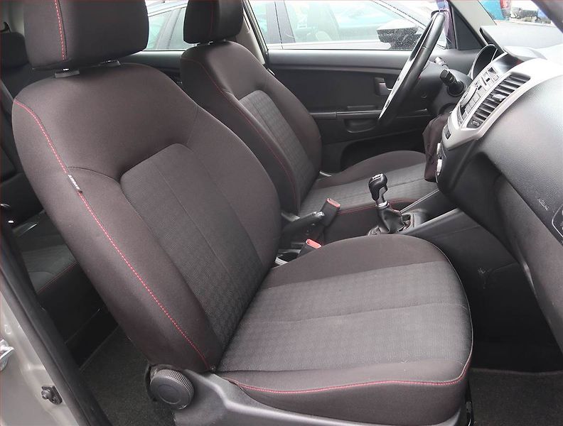 Kia Venga (2016) 1.6 CVVT - fotka 9 z 14