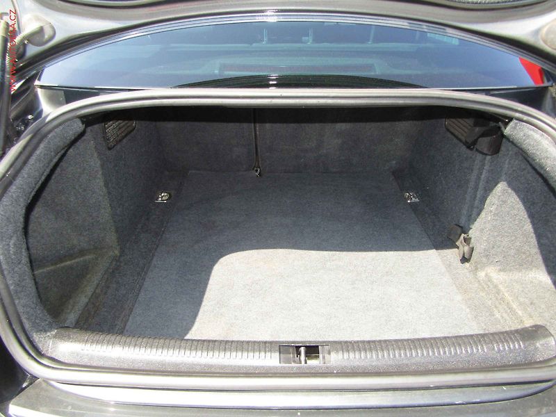 Seat Exeo (2009) 2.0 TDi, AC, park.asistent - fotka 7 z 16