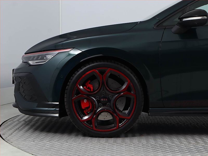 Volkswagen Golf (2026) 2.0 GTI Edition 50 - fotka 13 z 25