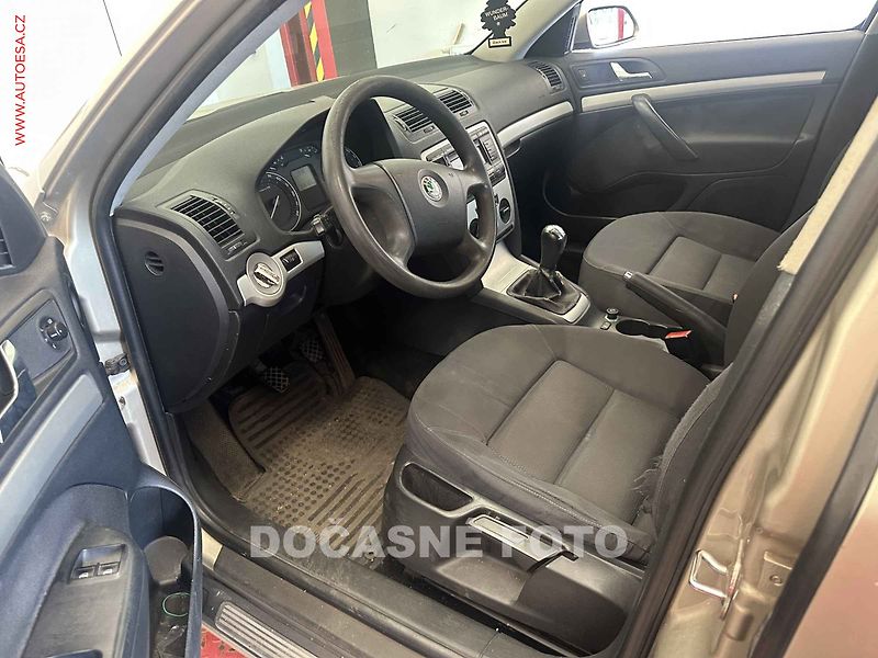 Škoda Octavia (2005) 1.9TDi, AC, výhřev sed - fotka 3 z 3