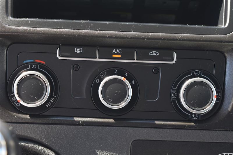 Volkswagen Transporter 2,0 TDI 103KW 9MÍST 4X4 PO STK - fotka 39 z 46