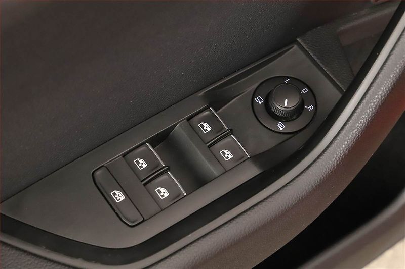Škoda Superb (2016) 2.0 TDI 4x4, 4X4, ČR,1.maj - fotka 15 z 16