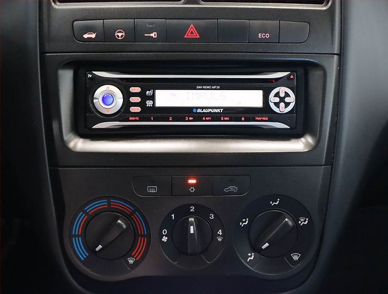 Fiat Punto (2007) 1.4, Automat, po STK - fotka 12 z 15