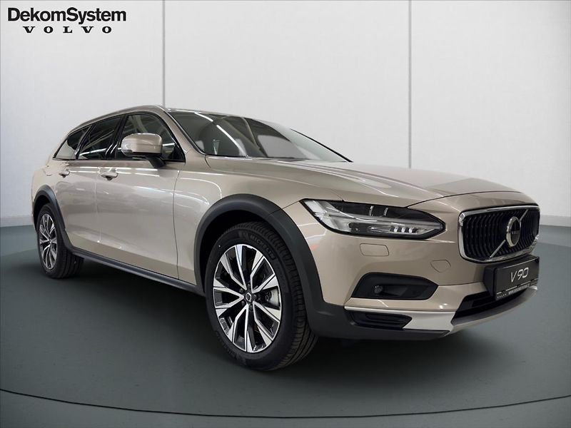 Volvo V90 2,0 B4 AWD Cross Country Plus - fotka 2 z 15