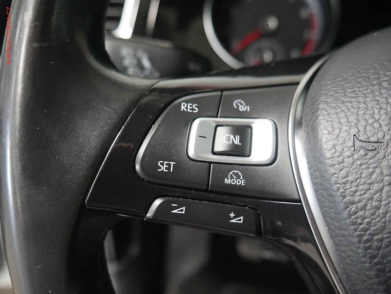 Volkswagen Golf (2014) 1.4 TSI, ČR, AC, výhřev sed. - fotka 19 z 25