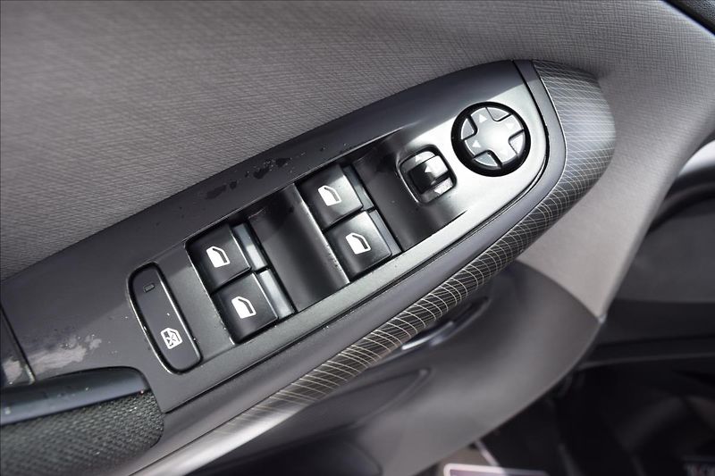 Citroën C4 Picasso 2,0 HDI 110KW AUTOMAT 7MÍST - fotka 34 z 48