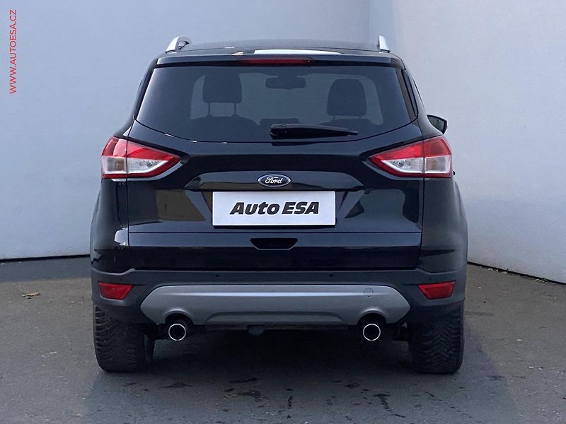 Ford Kuga (2015) 2.0 TDCi 4X4, Titanium, TZ - fotka 5 z 16