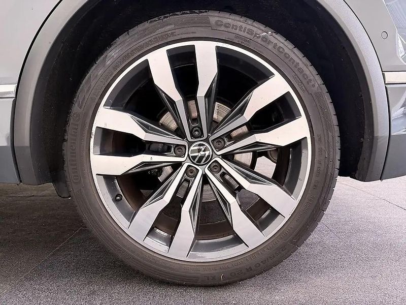 Volkswagen Tiguan 1.5TSI DSG R-Line 1.Maj DPH - fotka 14 z 14