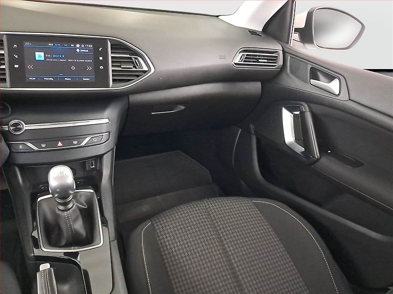 Peugeot 308 (2019) 1.5 BlueHDi, Tempomat - fotka 8 z 21