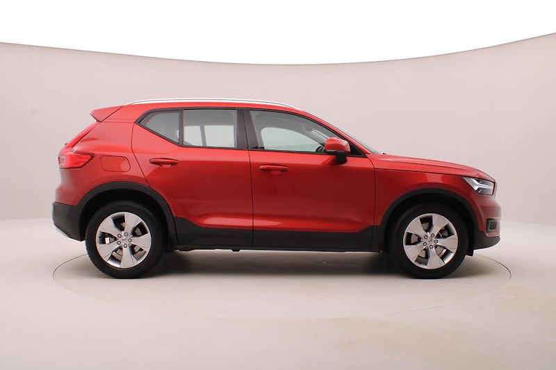 Volvo XC40 T4 MOMENTUM AUT CZ - fotka 14 z 42