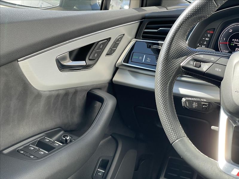 Audi Q7 3,0 50 TDI quattro S line - fotka 12 z 21