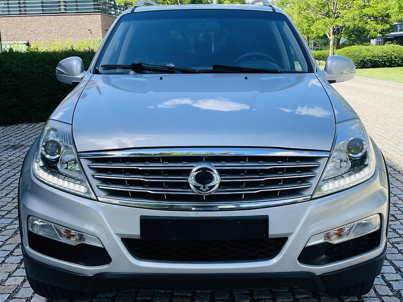 SsangYong Rexton 2.0TD 4x4 AUT KAM 7MÍST TAŽNÉ - fotka 6 z 48