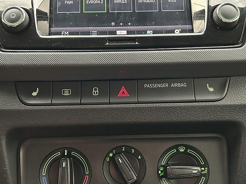 Škoda Fabia 1.0 TSI Active - fotka 15 z 25