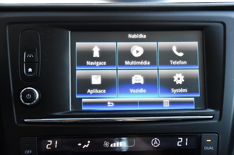 Renault Kadjar 1,5dCi 2xPNEU ALU TAŽNÉ NAVI - fotka 39 z 54