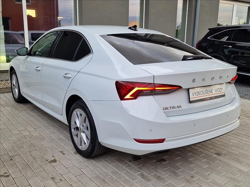 Škoda Octavia 2.0TDI Style, původ ČR,1.Maj. - fotka 8 z 50