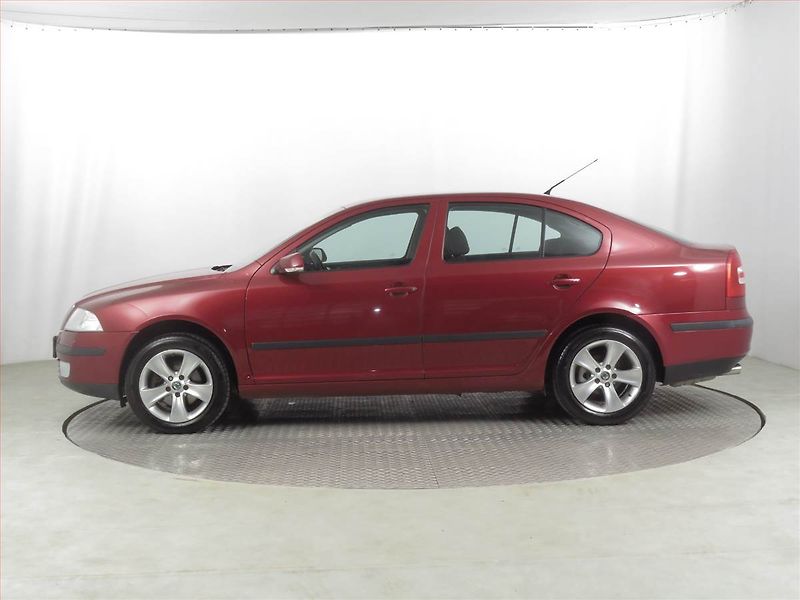 Škoda Octavia (2007) Ambiente 2.0 TDI, Tempomat - fotka 3 z 18