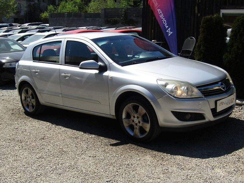 Opel Astra (2007) 1.8 16V AUTOMAT - fotka 7 z 35