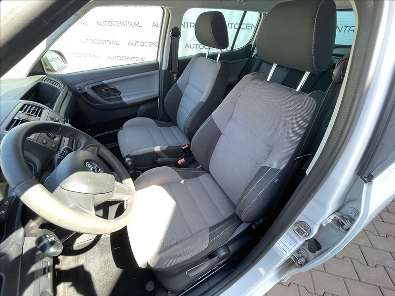 Škoda Fabia 1,2 TSI 63kw klima po servisu - fotka 12 z 20