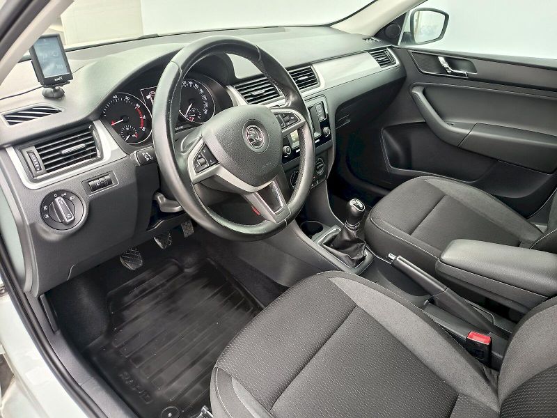 Škoda Rapid (2015) 1.2TSI 81KW AMBITION - fotka 5 z 30