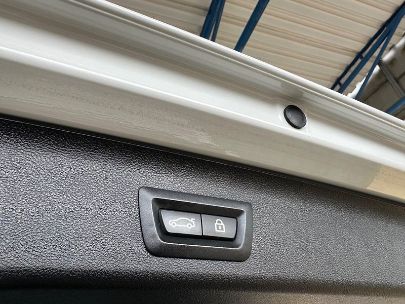 BMW Řada 5 (2018) 530xd,195kW PO SERVISU,M-PAKET - fotka 19 z 19