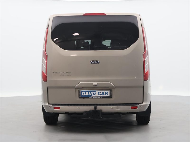 Ford Tourneo Custom 2,0 TDCI 125kW Titanium CZ DPH - fotka 6 z 32