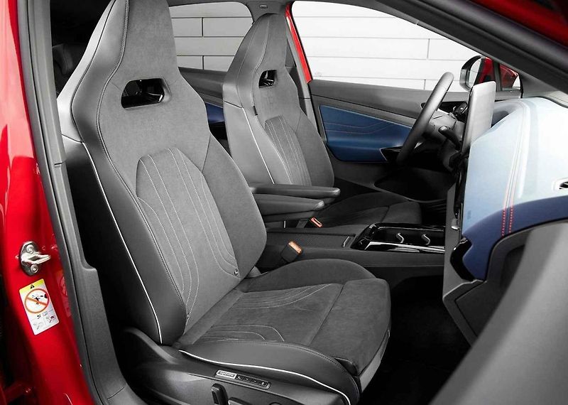 Volkswagen ID.4 GTX umí dobře manévrovat i v těsnějších prostorách