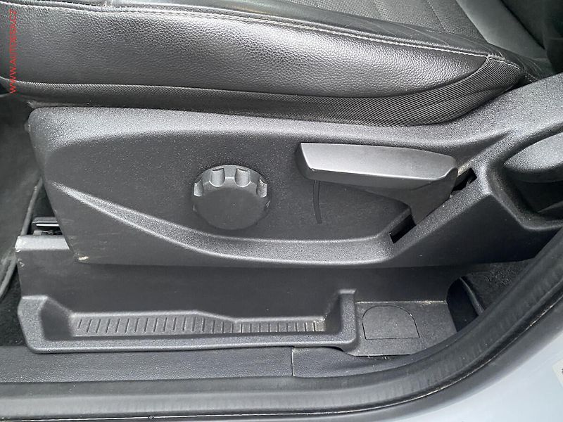 Ford Kuga (2015) 2.0 TDCi 4X4, Individual - fotka 14 z 17