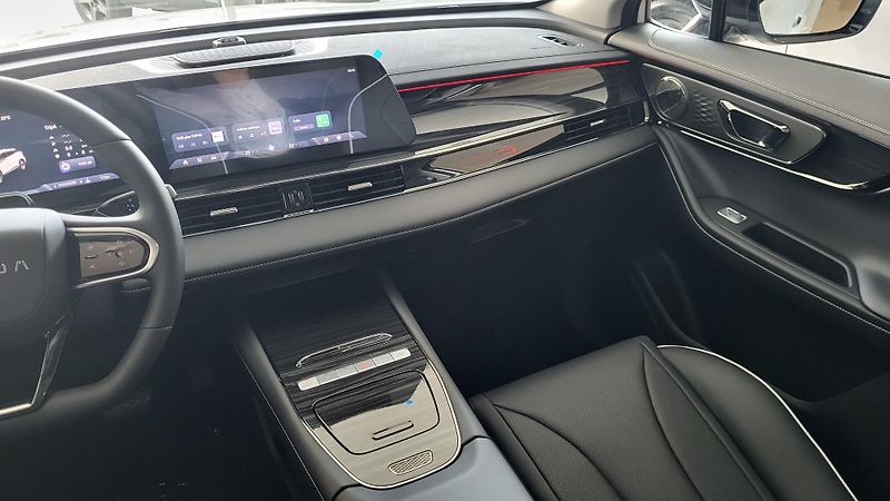 Omoda 5 (2025) PREMIUM 1,6 TGDI - fotka 14 z 26