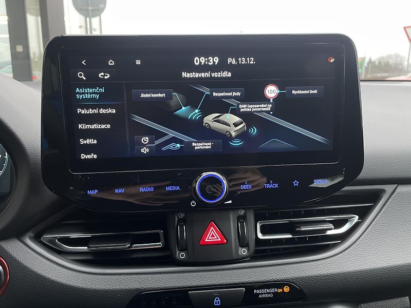 Hyundai i30 1,5 T-GDI MHEV 103kW N-line AT - fotka 27 z 32