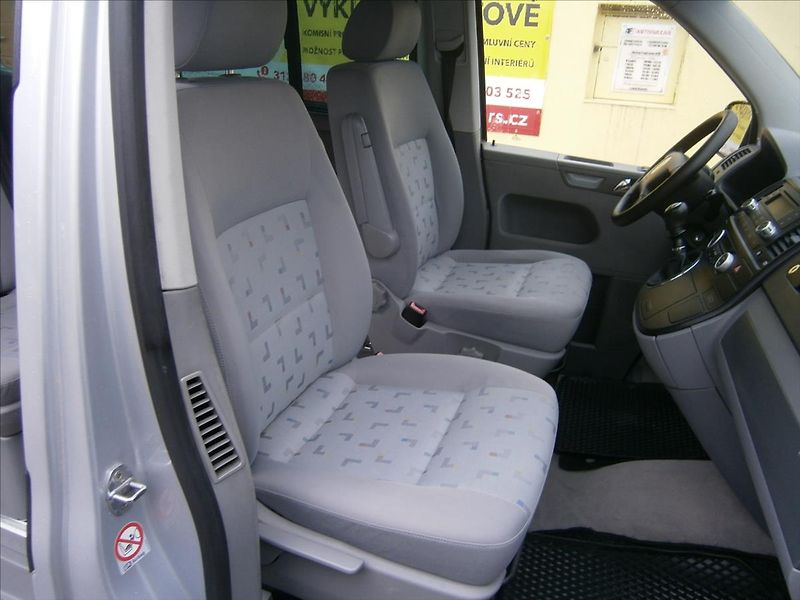 Volkswagen Multivan 1,9 TDI  77KW - fotka 9 z 14