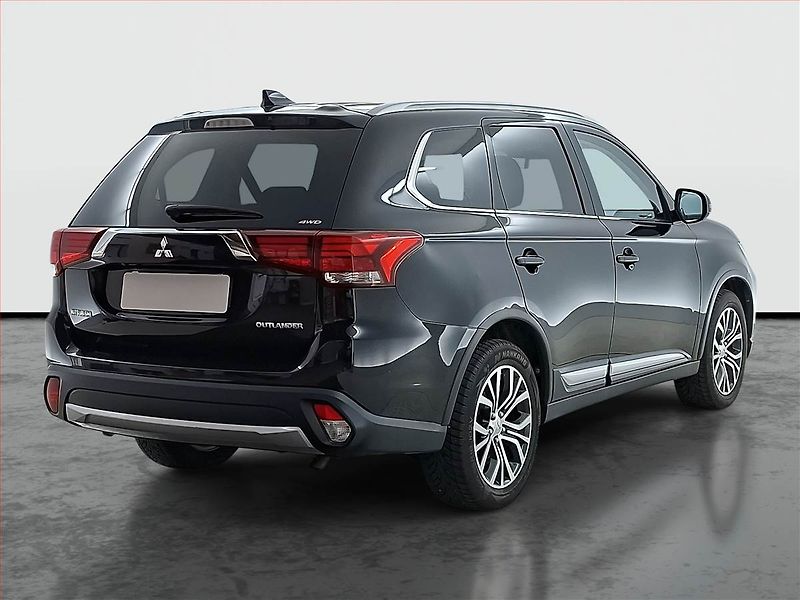 Mitsubishi Outlander (2017) 2.2 DI-D, 4X4, Automat - fotka 5 z 20
