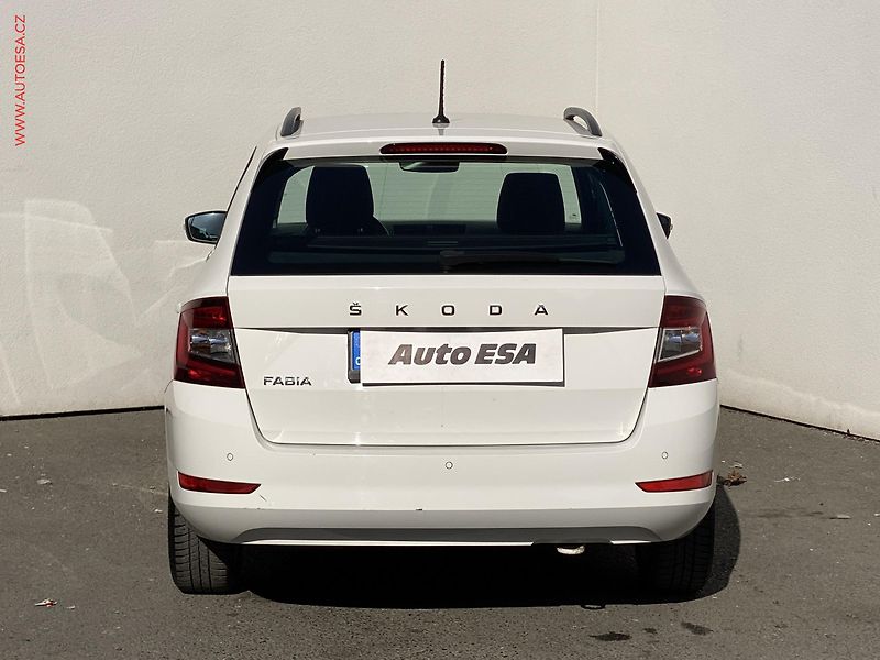Škoda Fabia (2020) 1.0 TSi, 1.maj,ČR, Style, LED - fotka 5 z 18