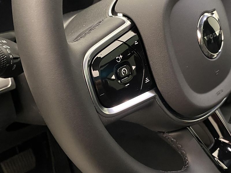 Volvo XC90 T8 RECHARGE BLACK EDITION 7m - fotka 20 z 70