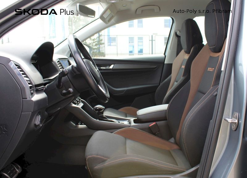Škoda Karoq (2019) Scout 2.0TDI / 140kW 4x4 7°DSG - fotka 11 z 24