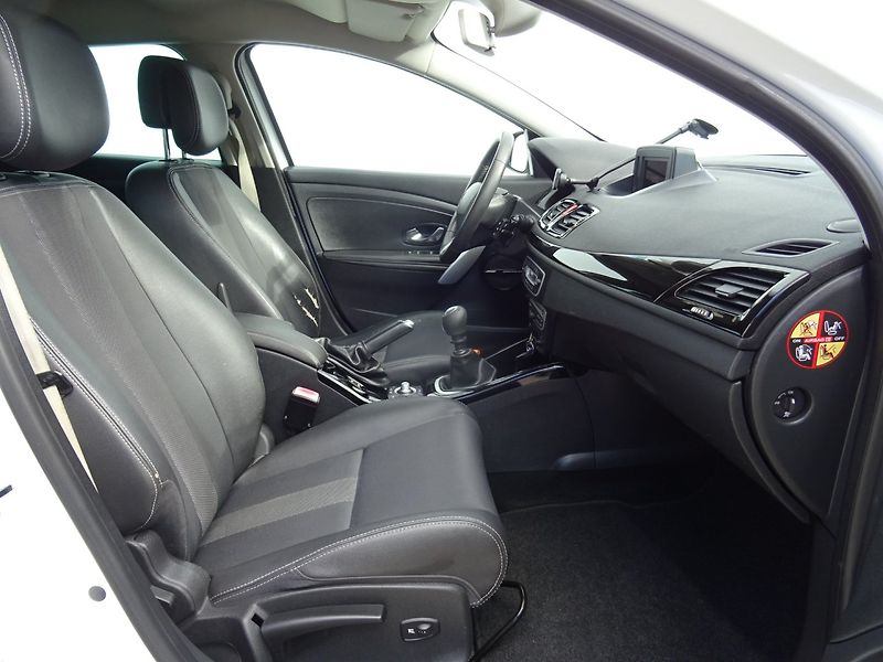 Renault Mégane (2011) 1.9DCi,96kW,S.kn,tažne,navi - fotka 12 z 23