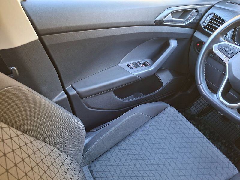 Volkswagen T-Cross (2019) 1.0TSI 70kW MAN -1.MAJITEL - fotka 12 z 34