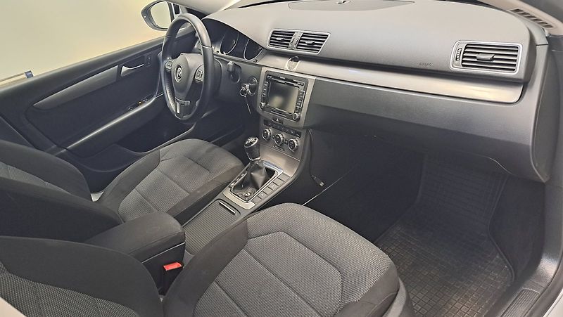 Volkswagen Passat (2012) VARIANT CL 2,0 TDI BMT 6G - fotka 14 z 23