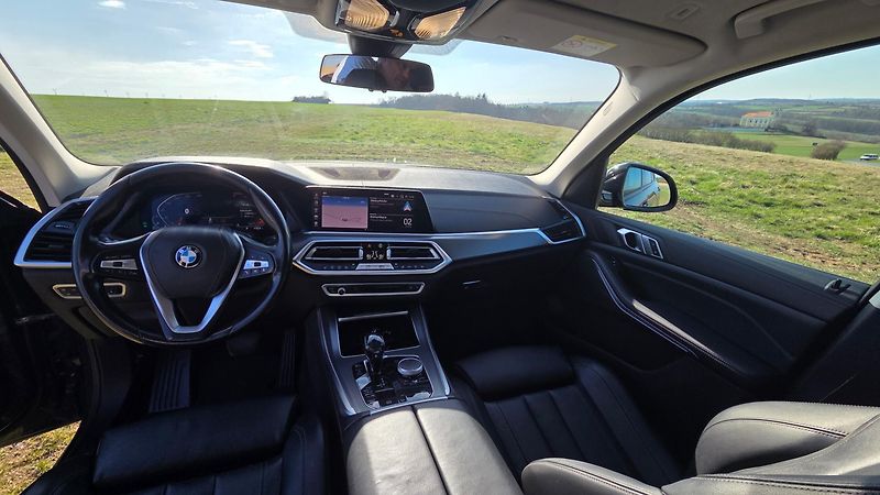 BMW X5 (2019) 3.0 /195kW - fotka 16 z 20