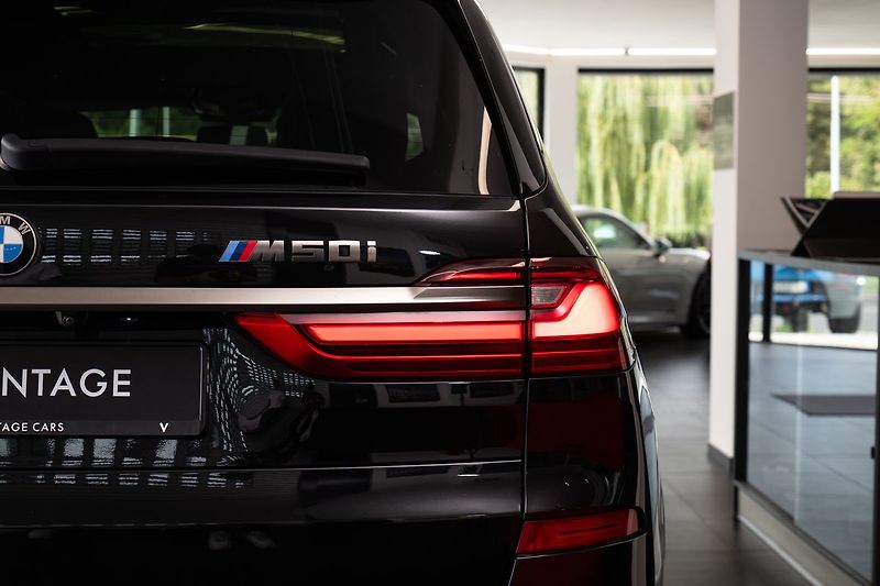 BMW X7 M50i/360/HarmanKardon/Pano - fotka 30 z 31