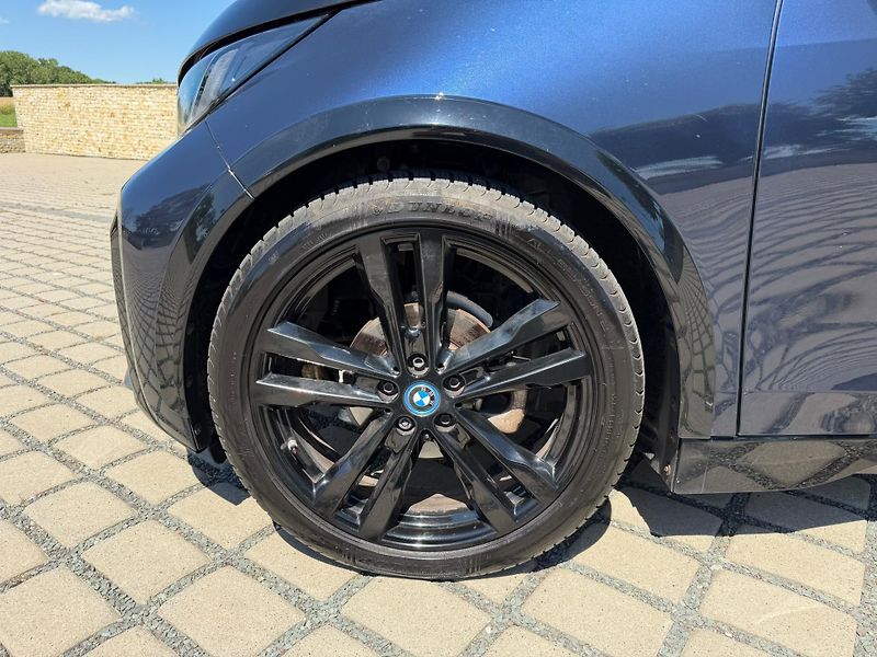 BMW i3 i3S 135KW ELEKTRO - fotka 19 z 20