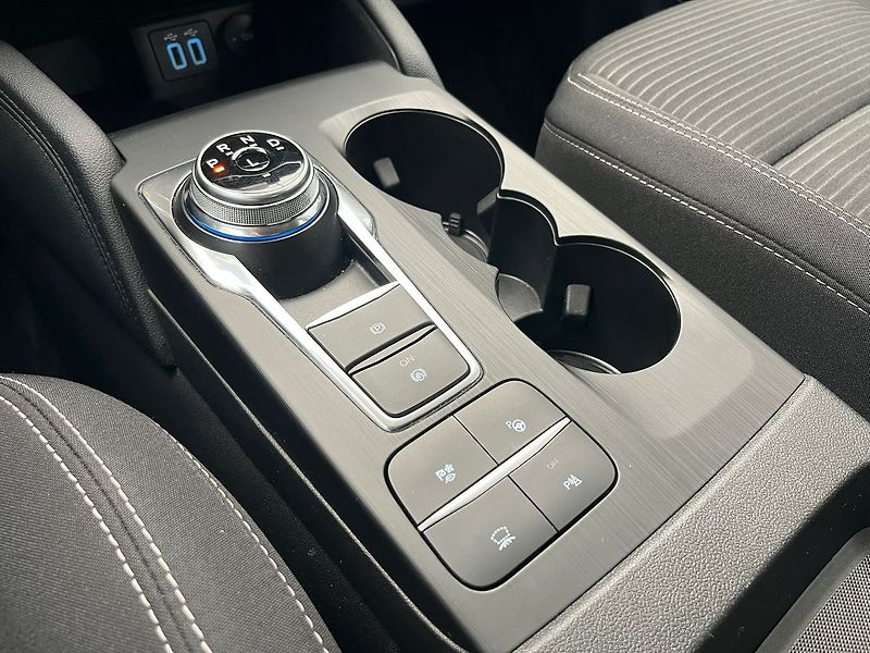 Ford Kuga 2.5 HEV 4x4 TITANIUM ZAMLUVENO - fotka 31 z 63