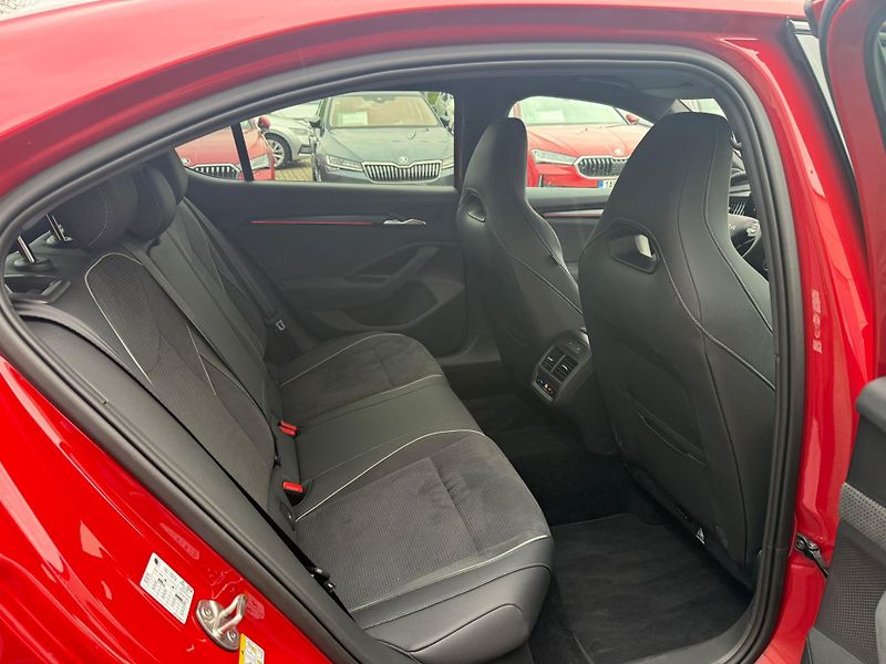 Škoda Superb Sportline 2.0TSI 195kw DSG 4x4 - fotka 22 z 26