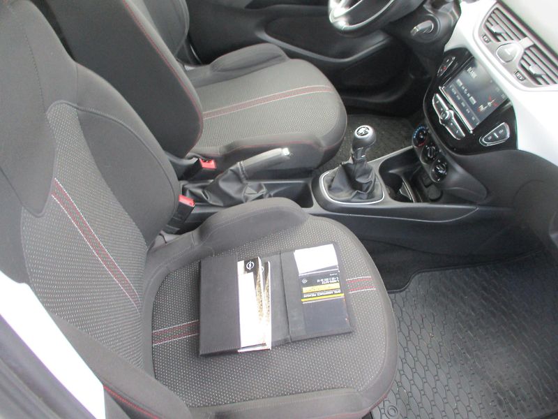 Opel Corsa (2018) 1,4 Color Edition / Cebia - fotka 6 z 12