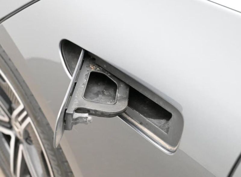 Mercedes-Benz EQE 350 AMG SoH 95% Kamera Ambient - fotka 24 z 26