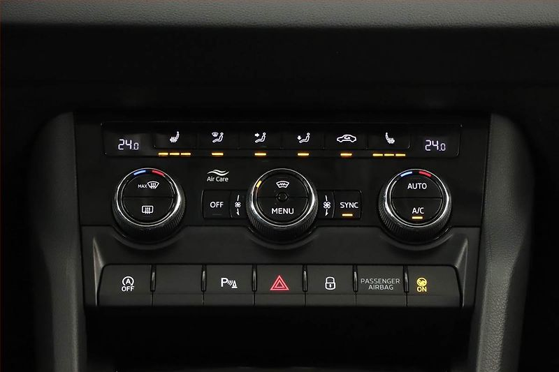 Škoda Karoq (2025) 1.5 TSI, Drive, FullLed - fotka 13 z 20
