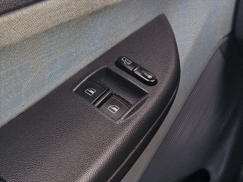 Škoda Fabia 1,4 i 16V AC HEZKÝ NÁJEZD - fotka 21 z 22