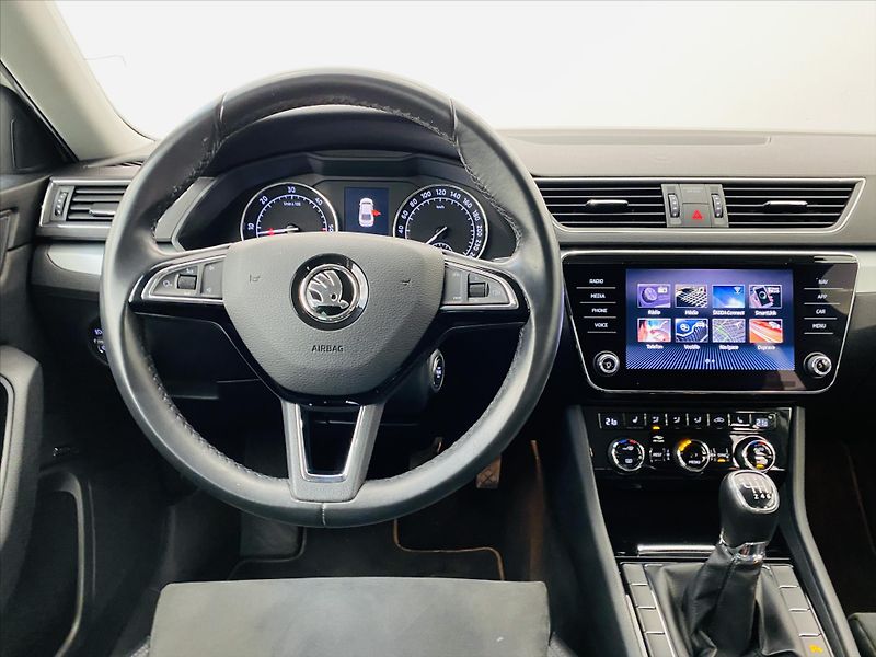 Škoda Superb 2,0 TDI 110kW Ambition - fotka 10 z 24